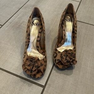 Sofft leopard high heels size 8.5 M